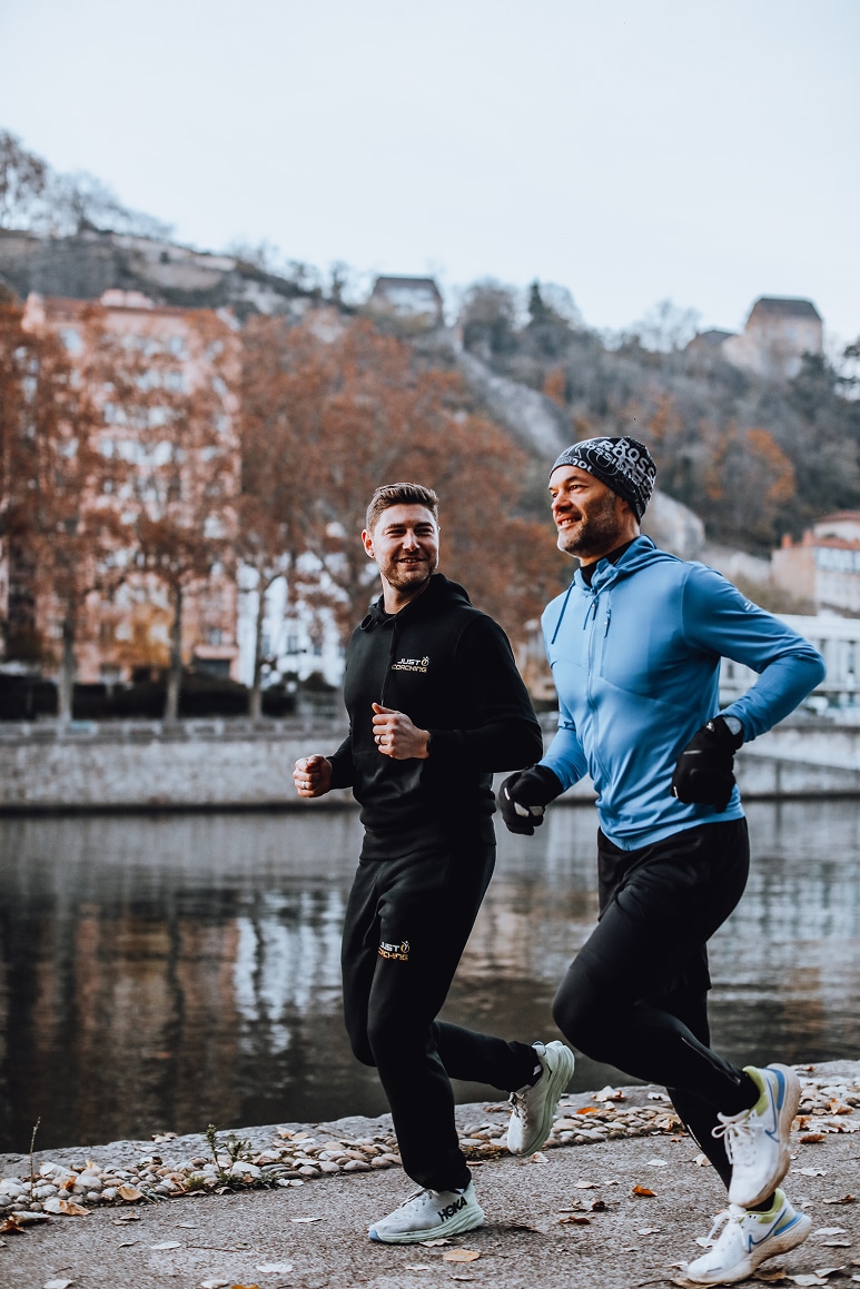 image d'un coach sportif avec son client